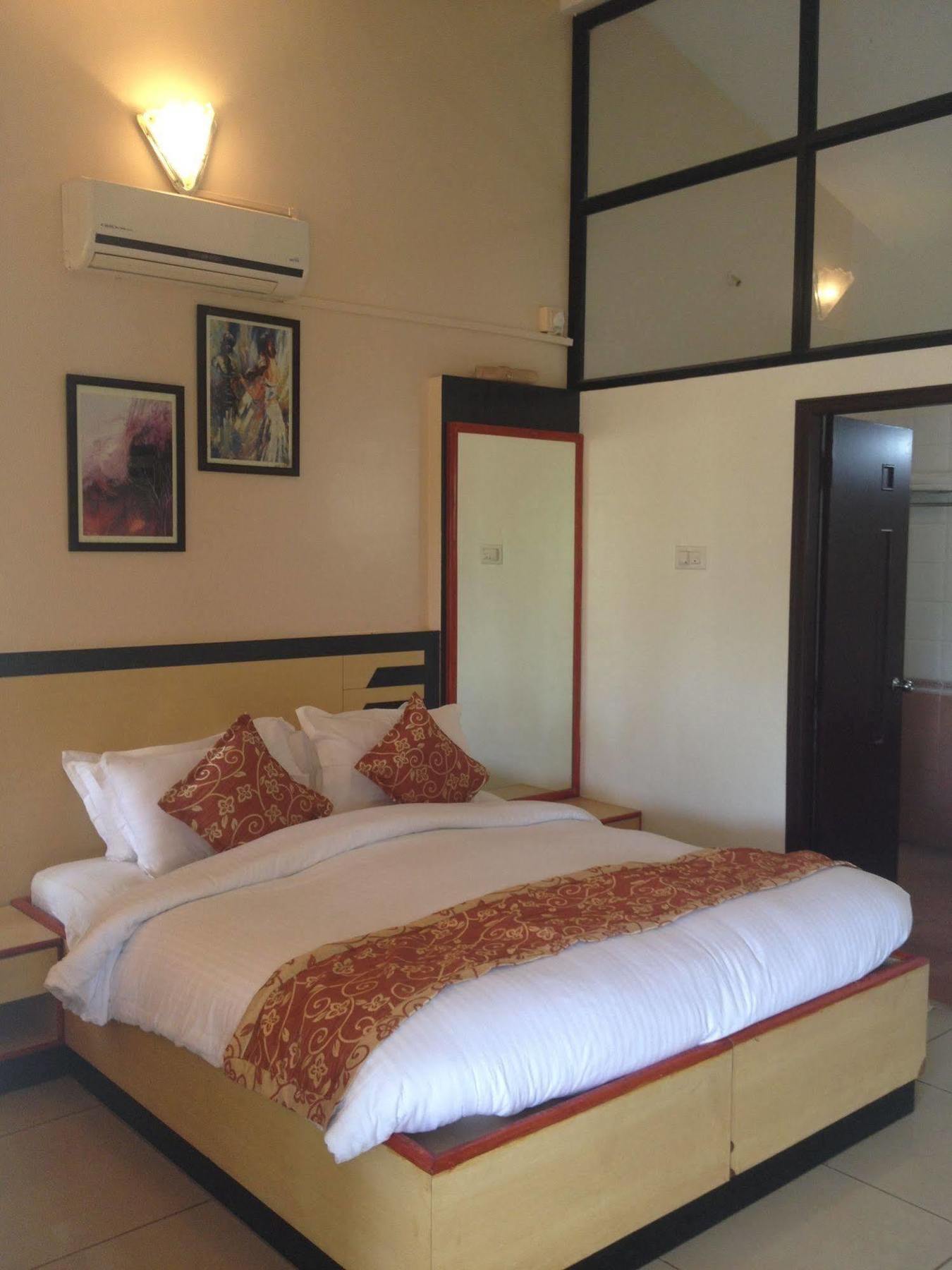 คอตต้อน คันทรี คลับ แอนด์ รีสอร์ต Hotel ฮูบลิ ภายนอก รูปภาพ