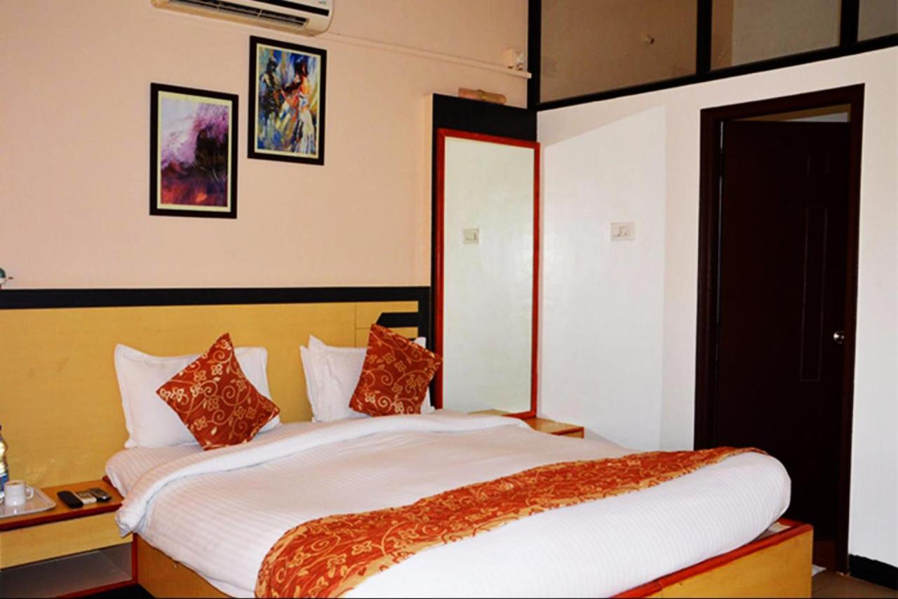 คอตต้อน คันทรี คลับ แอนด์ รีสอร์ต Hotel ฮูบลิ ภายนอก รูปภาพ
