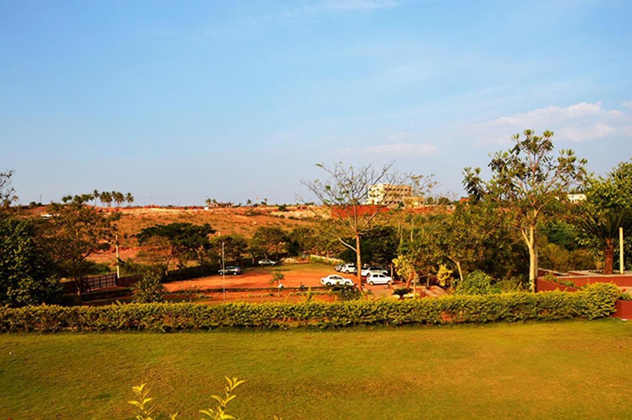 คอตต้อน คันทรี คลับ แอนด์ รีสอร์ต Hotel ฮูบลิ ภายนอก รูปภาพ